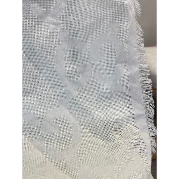 GUCCI Scarf White Cream GG Logo Pattern Large Shawl Big Size - Picture 5 of 5